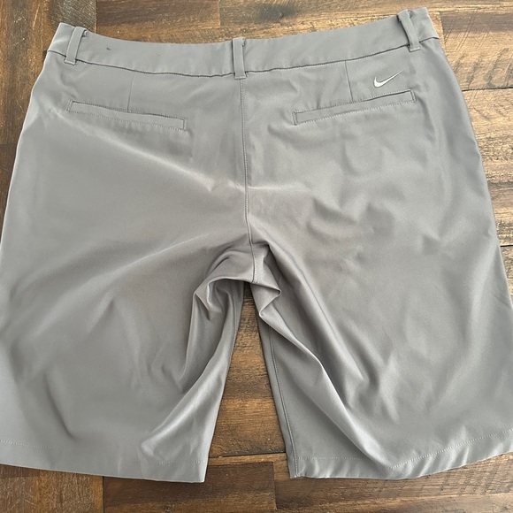 Nike Gray Bermuda Shorts Tailored Knee-Length - Picture 2 of 5